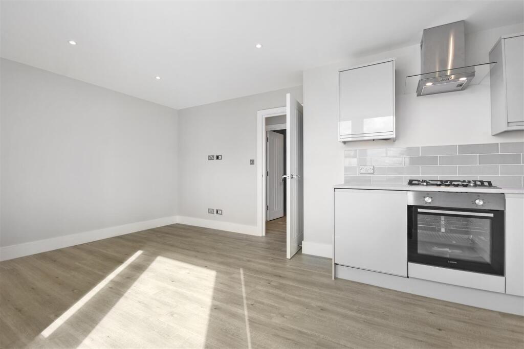 AR - Flat 3, Buckingham Place - Reception Third An