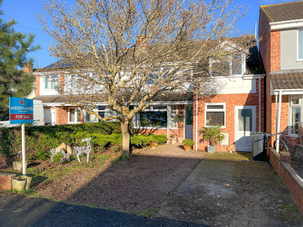 53 Glebe Close - Front-2