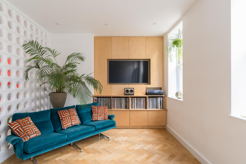 305628 - 471HarrowRoad_HighRes-24.jpg