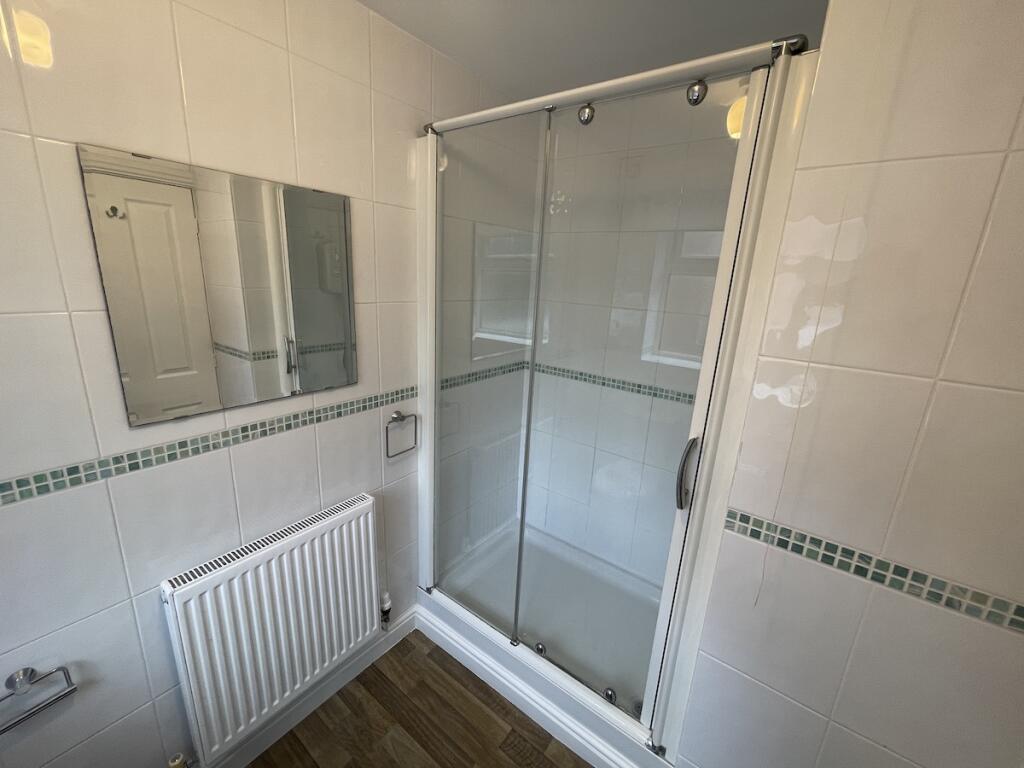Bedroom 1 En suite 