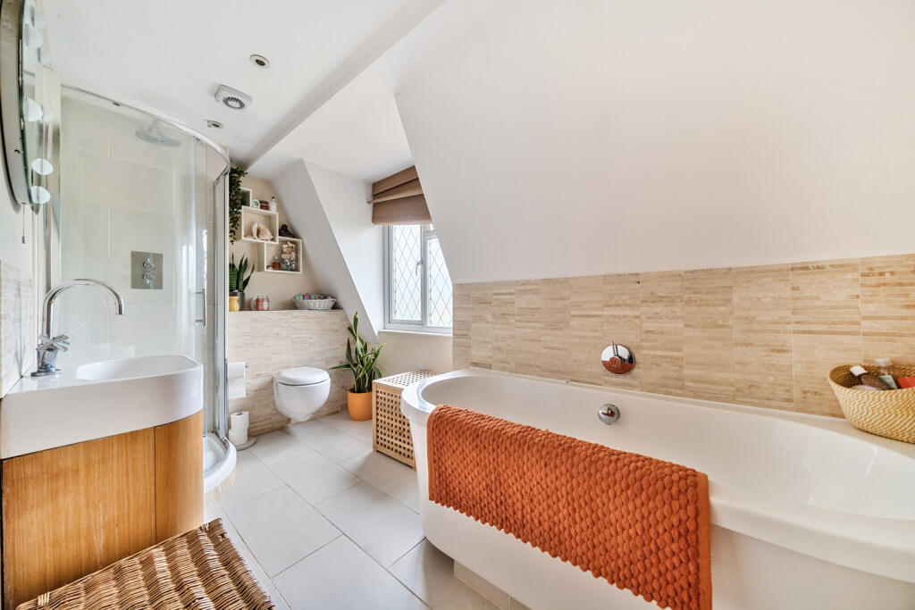 23-681a53a7ed9b9-...