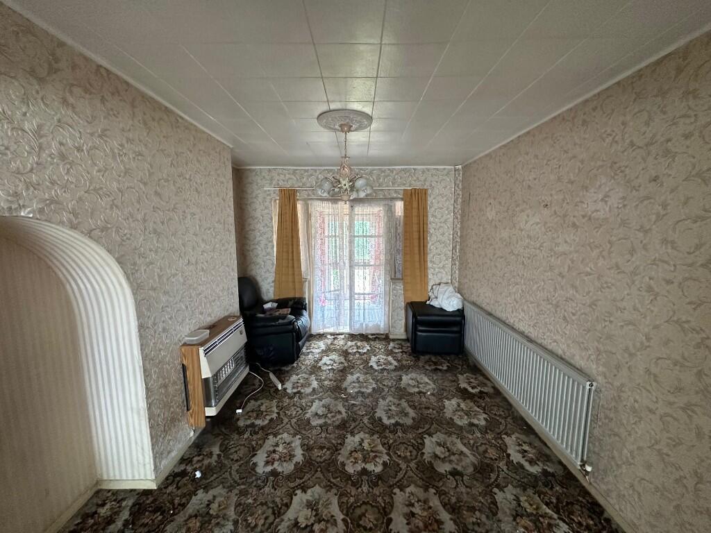 THROUGH LOUNGE