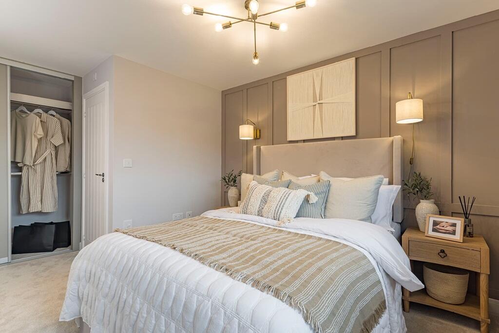 Main bedroom with en suite