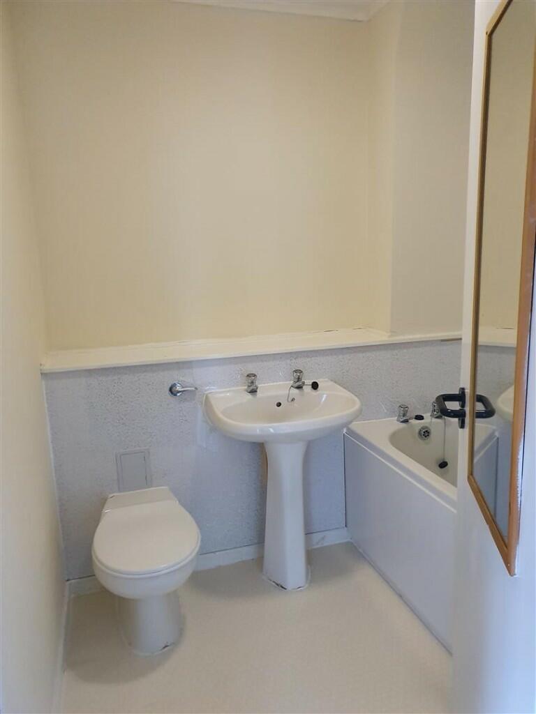 19 - Bathroom