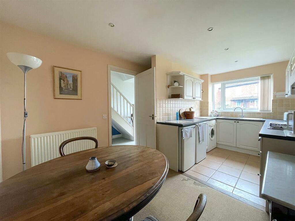 Kitchen:Dining Room (3).jpeg