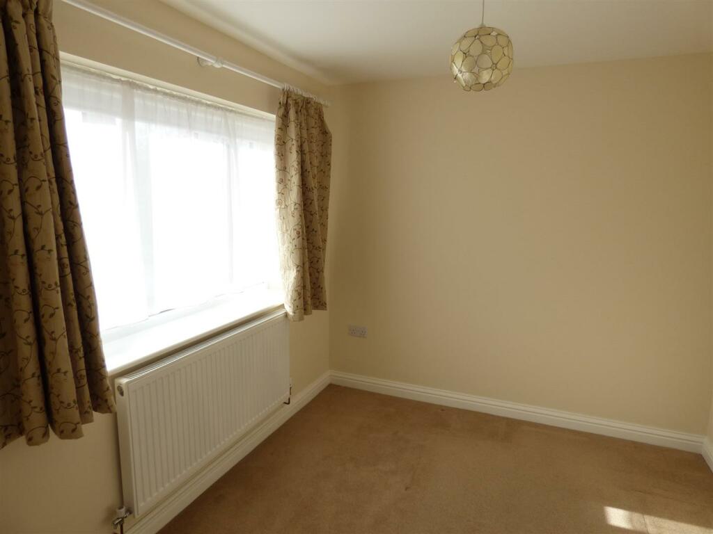 Bedroom 2.JPG