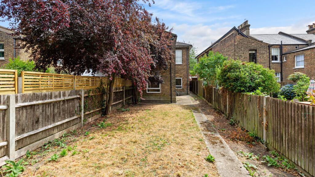 Flat A, 71 George Lane, Lewisham, London, SE13 6HN