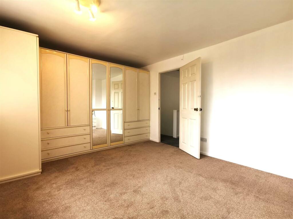 main bedroom 2.jpg