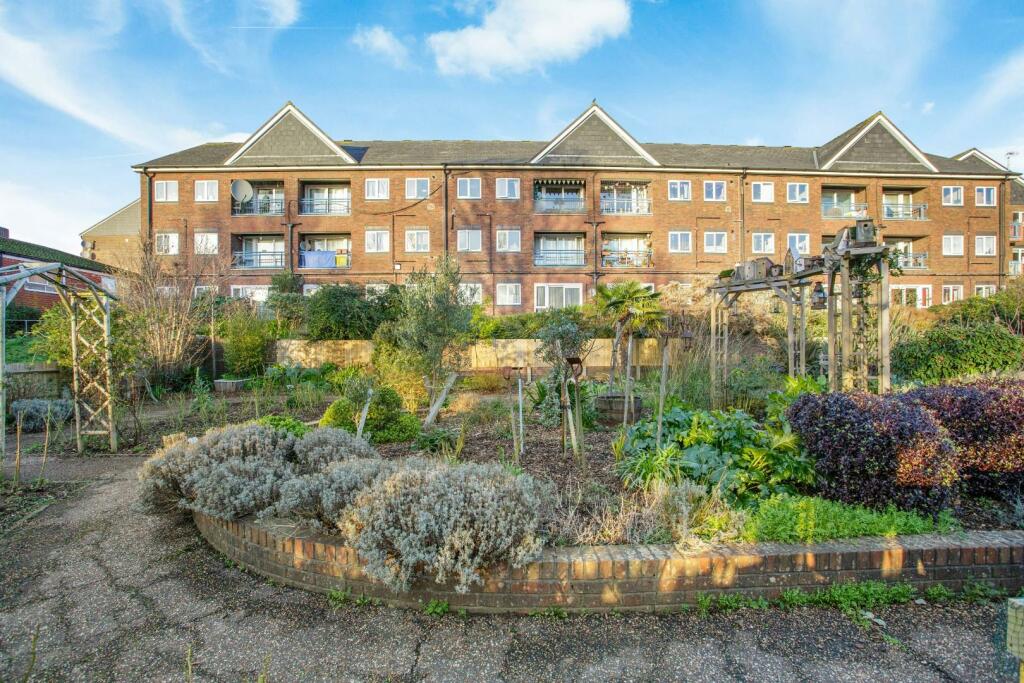 Mountbatten Court F18 - 5-2.jpg
