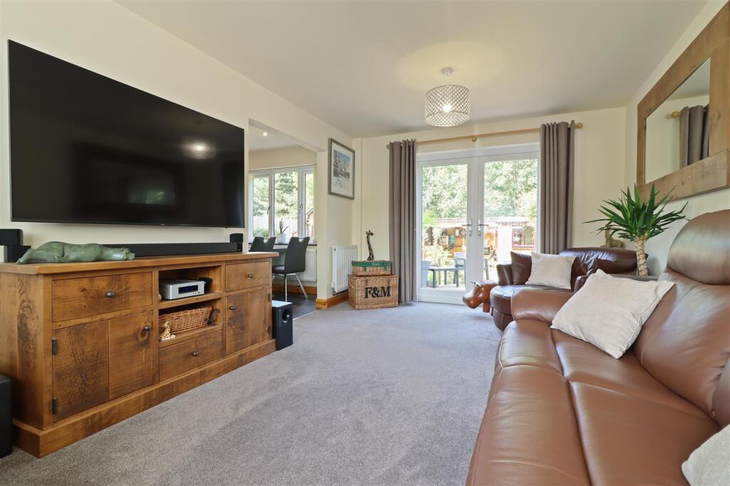 4 Sitting Room (3).jpg