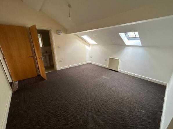 Bedroom 1 T202511061506.jpeg