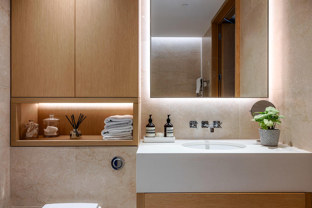 101_Floral_Court_...