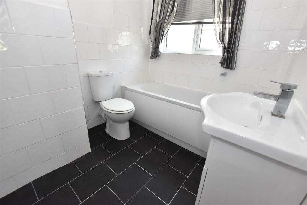 Bathroom.JPG