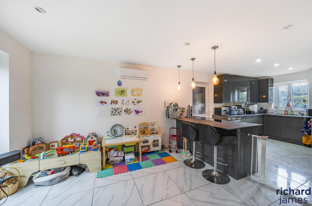 30acf605-0b7b-472...