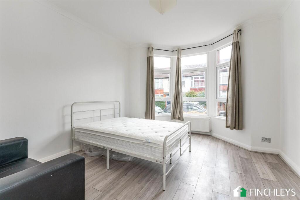 152squireslanelondonn32qt-4.jpg