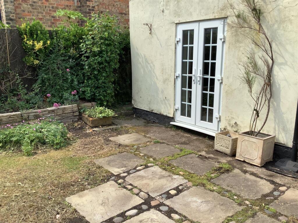 house from garden 1.jpg