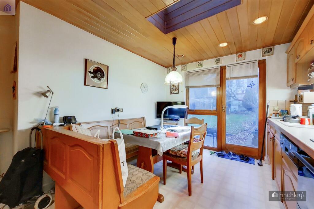 7_Kitchen-2.jpg