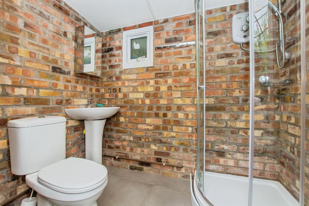 Outdoor Shower Room
