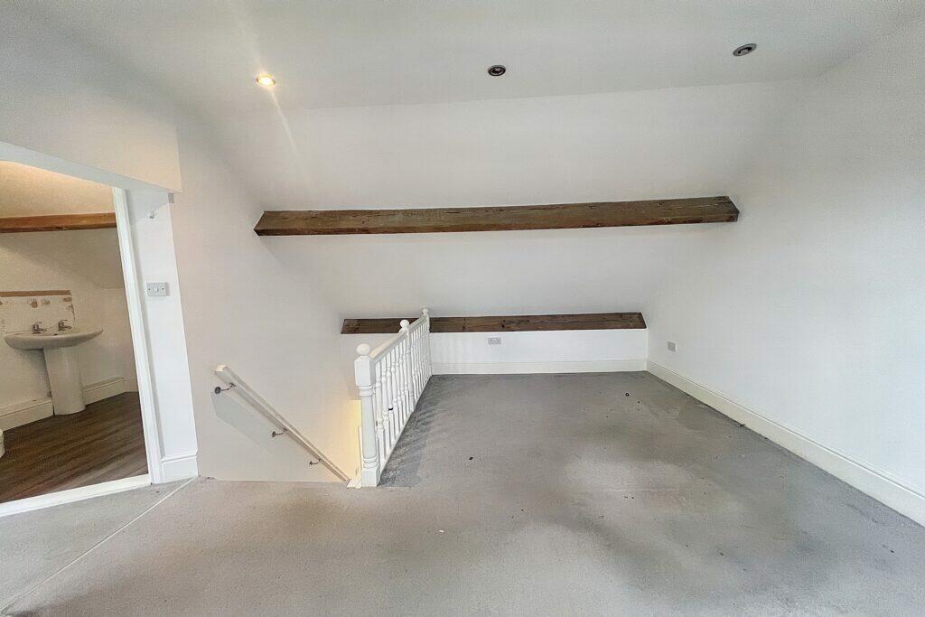Alexandra Terrace, Sutton-in-Ashfield - Attic Room