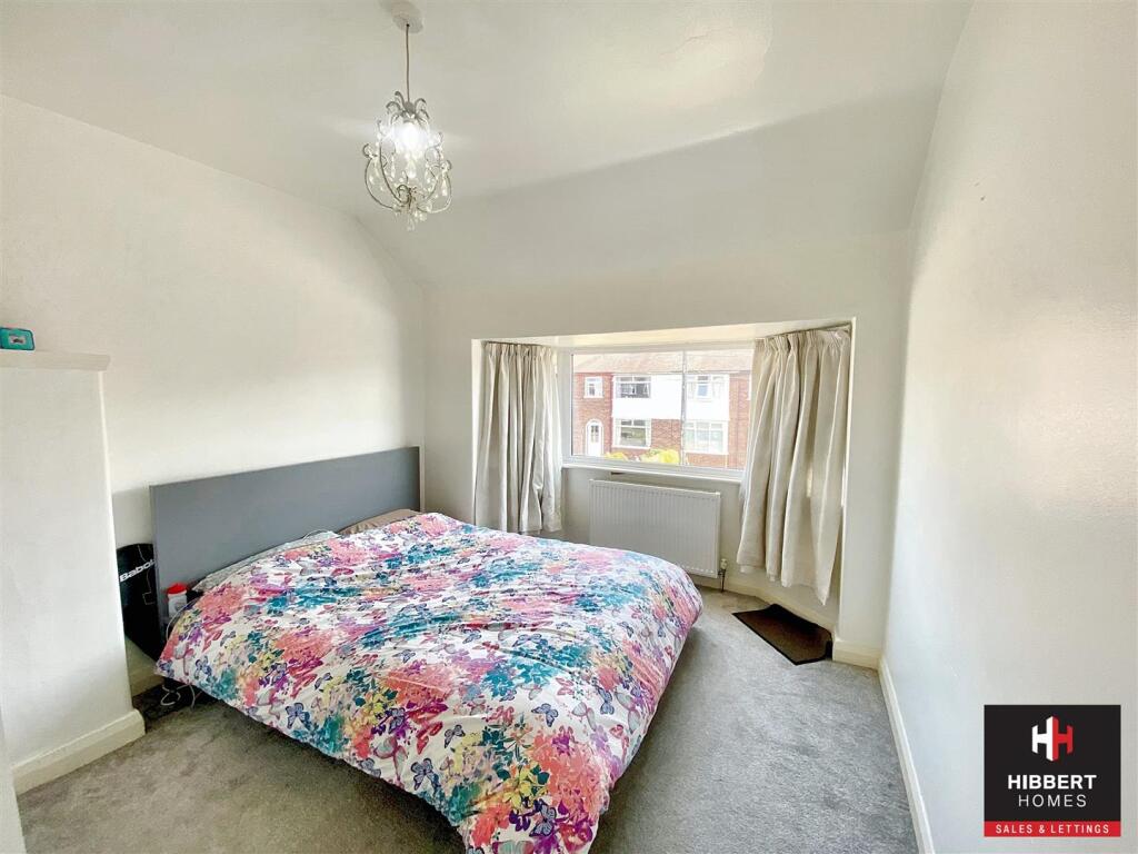 bed 1.jpg