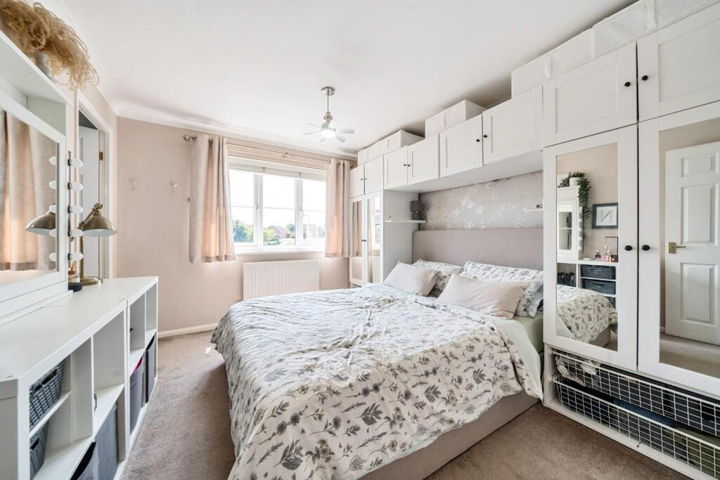 MASTER BEDROOM.jpg