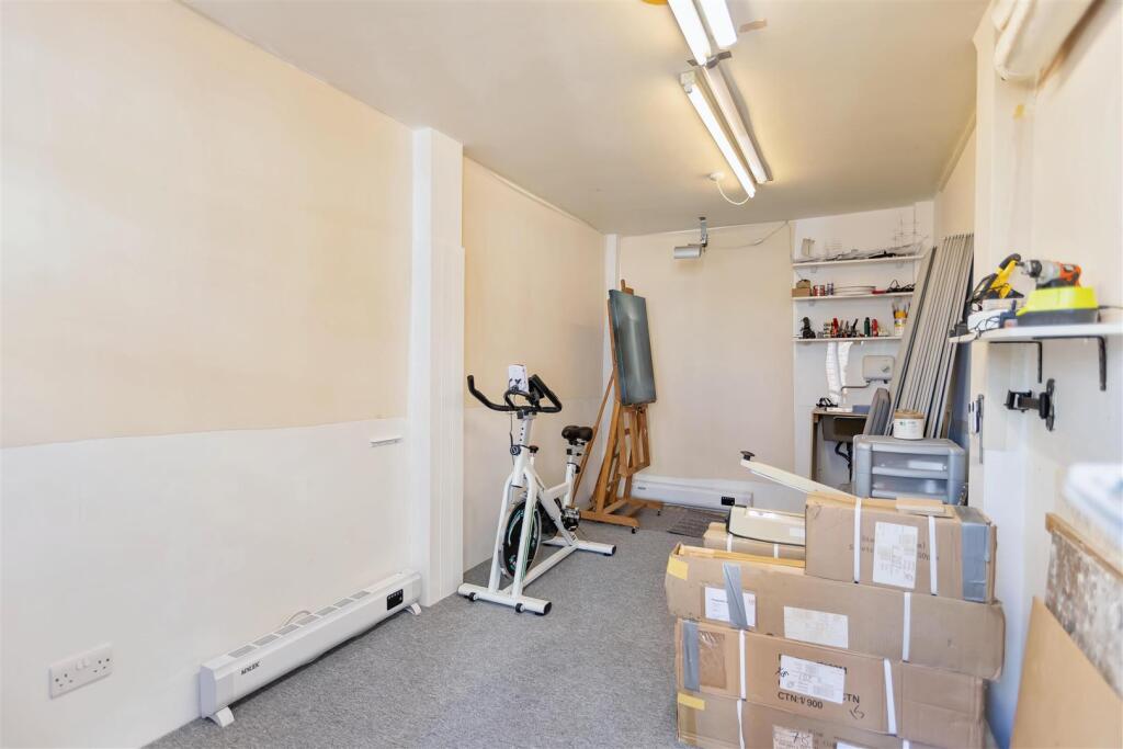 Half Moon Lane_5.jpg