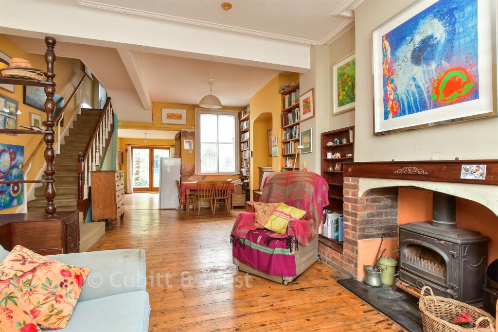 Lounge/ Dining Room