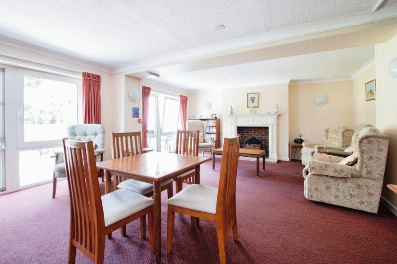 RESIDENTS LOUNGE