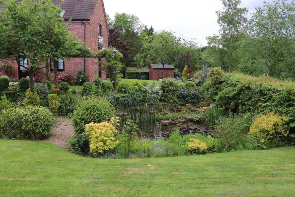 communal gardens.jpg