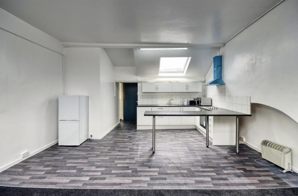 Kitchen Dining Area