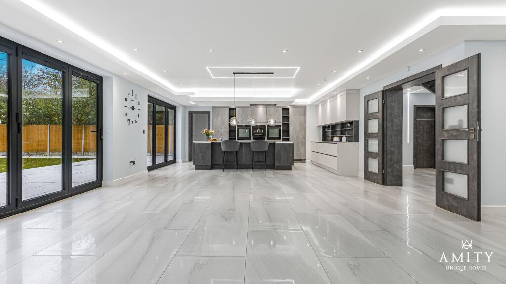 Kitchen/Living Area