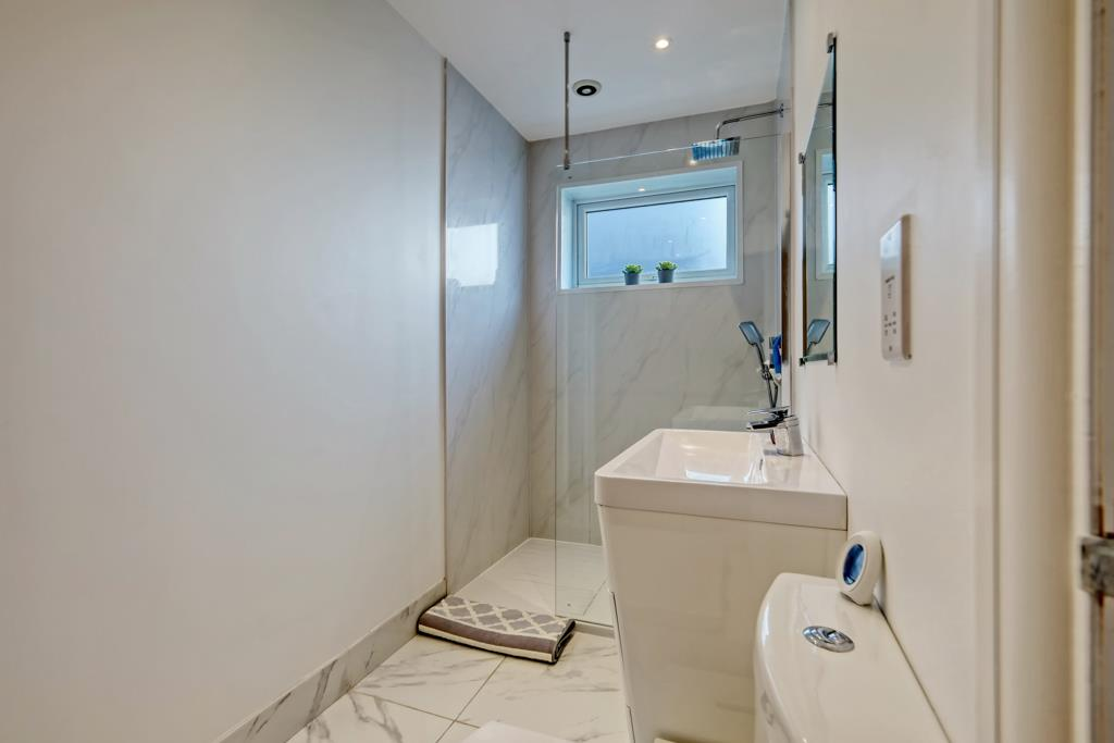 Jack and Jill Ensuite