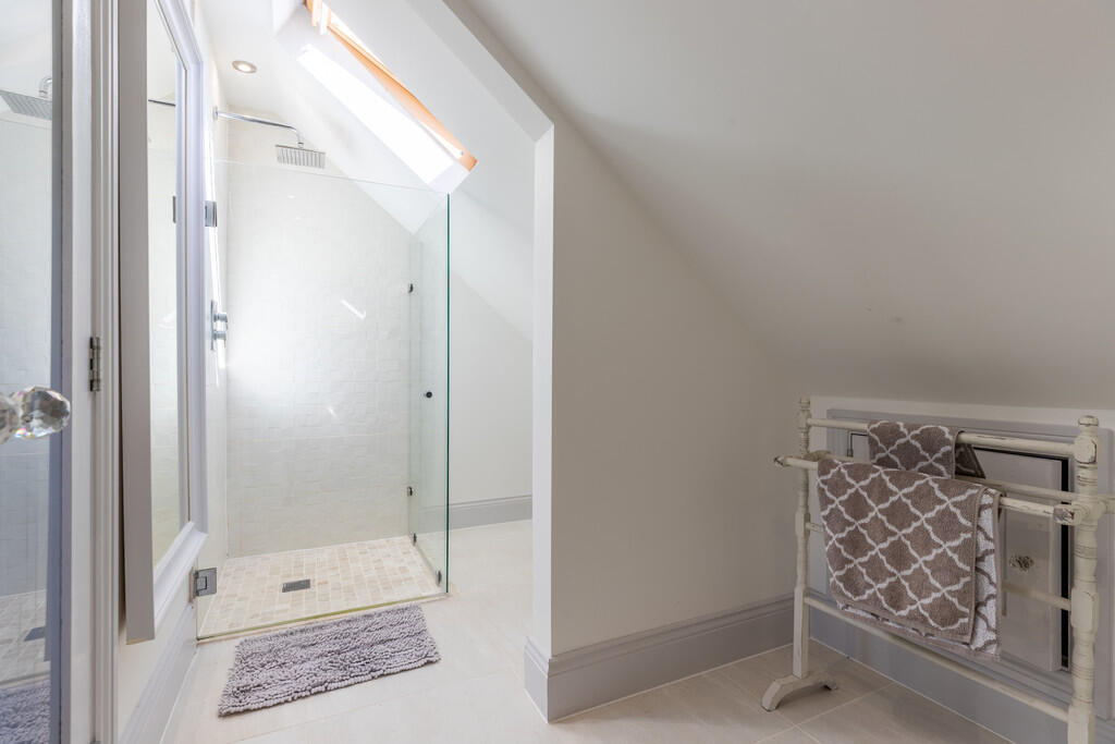 Ensuite Shower Ro...