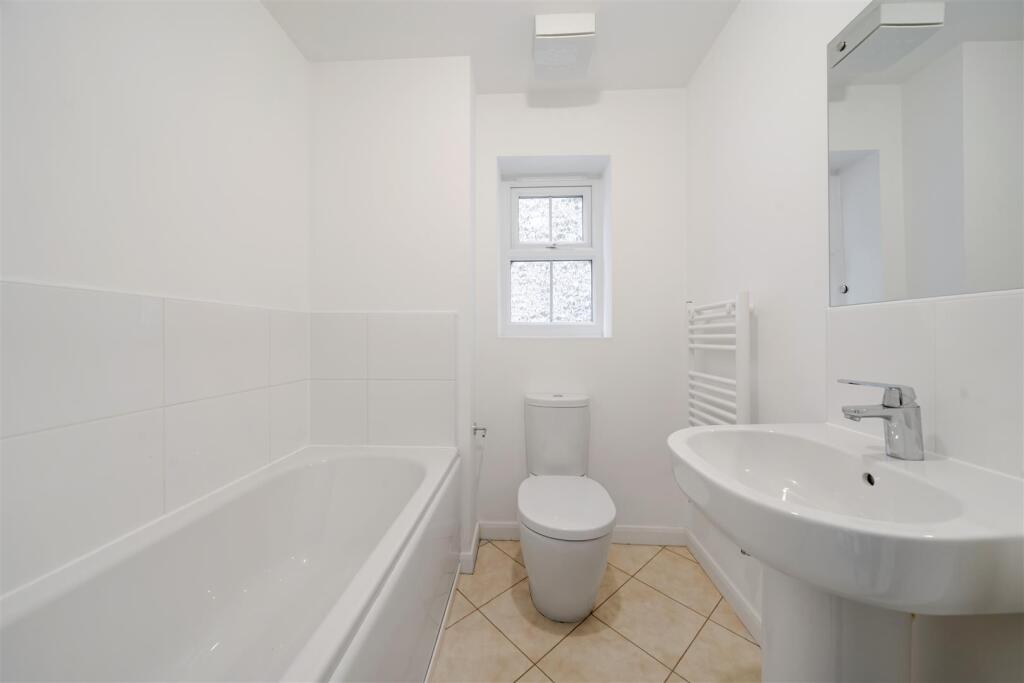 10 Isaac Close, Ashby