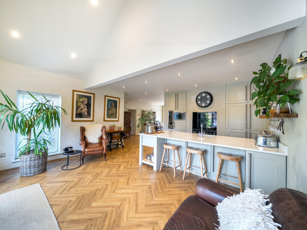 1330581-41-689da3...