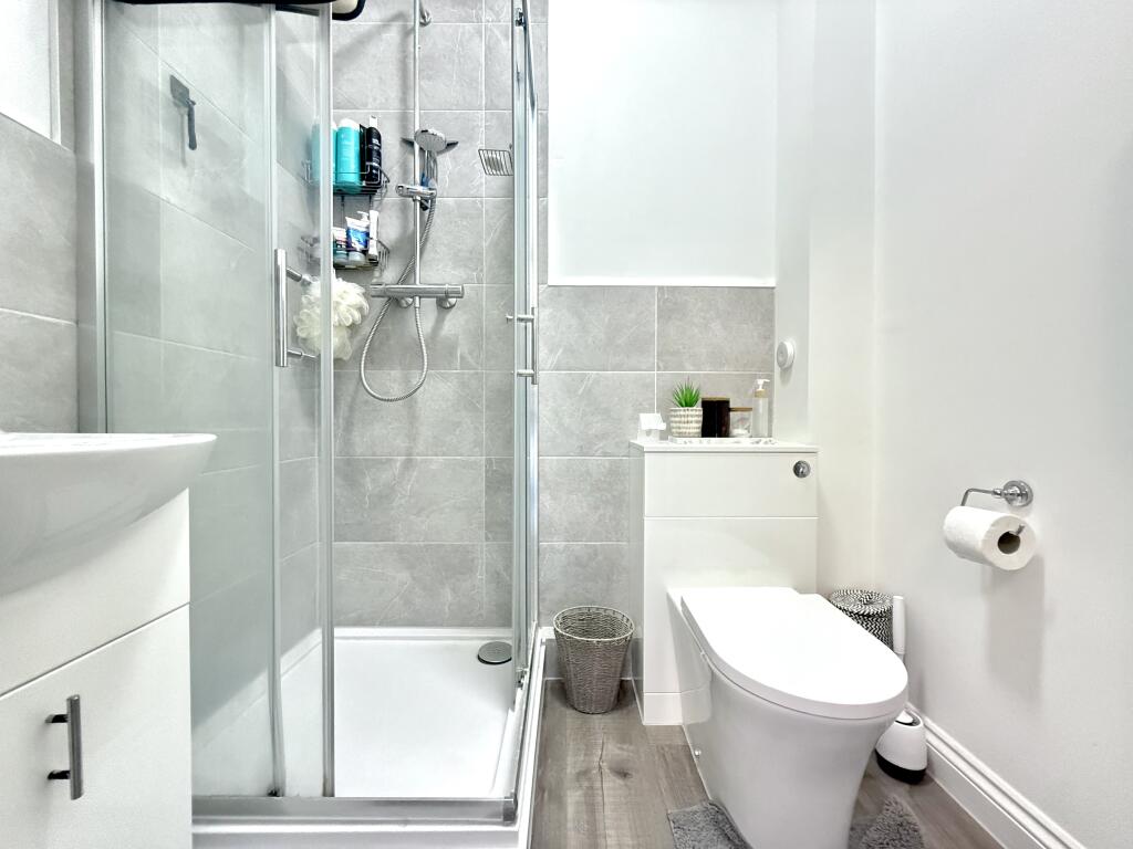 En-suite Bathroom