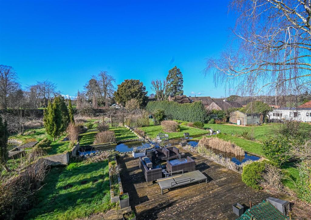 The Lotus Studio-16.jpg