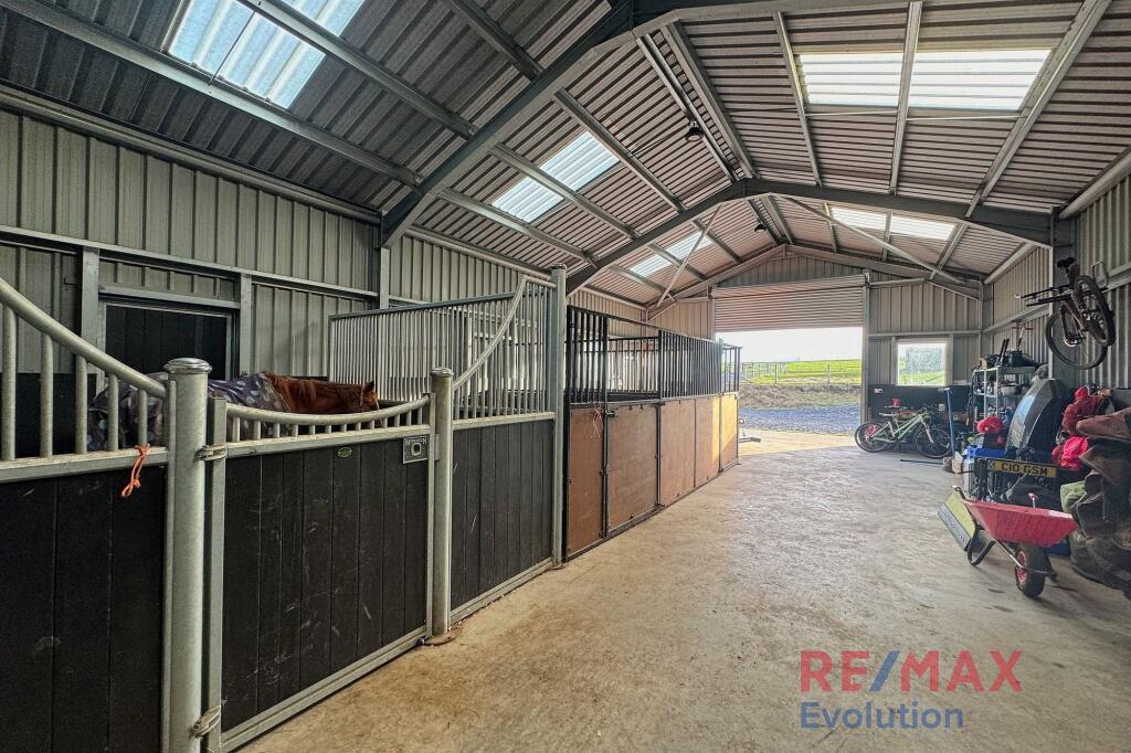 Outbuilding with Stabling