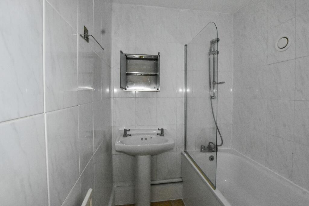 Flat 14 Lamberthurst House, 13 Lovelinch Close, Peckham, London, SE15 1HF