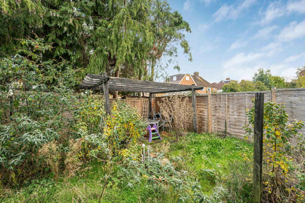 Down Road, Merrow, GU1