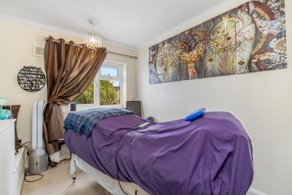 33 Lowgate Avenue (Bicker)-21