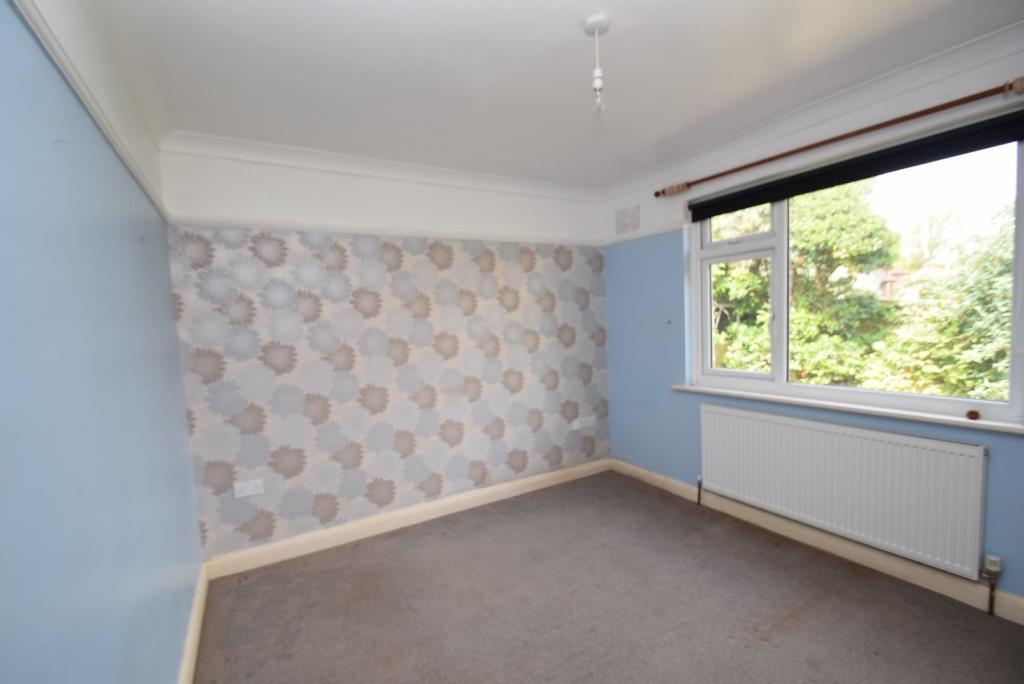 8 The Grove Bed 1.JPG