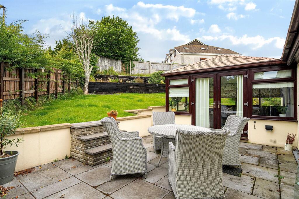 Oaktree Outside 25.jpg