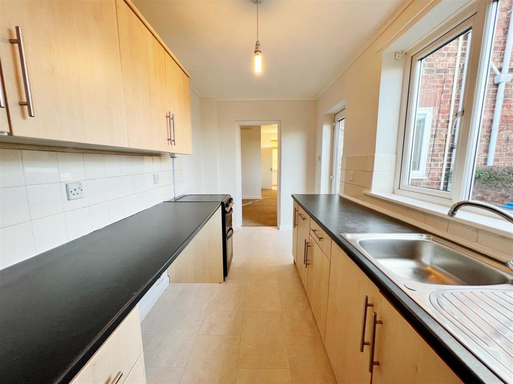 Kitchen 3.jpg
