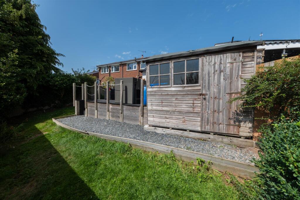 28 Oathills Drive-2-007.JPG