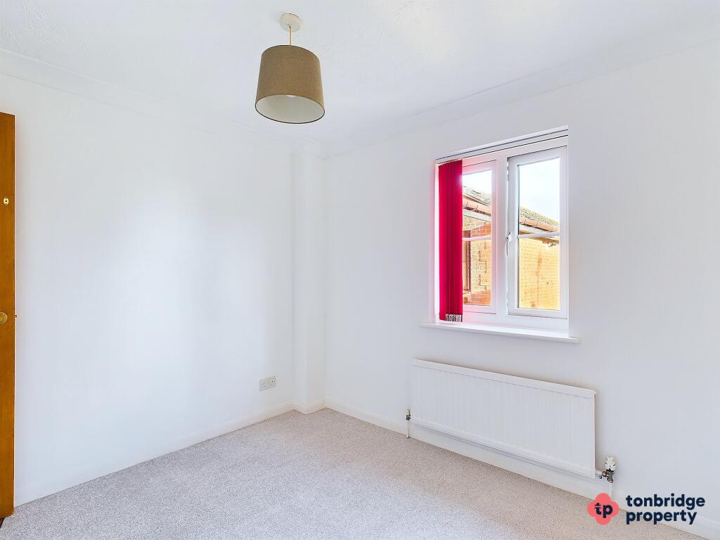 CAM03742G0-PR0019-STILL028