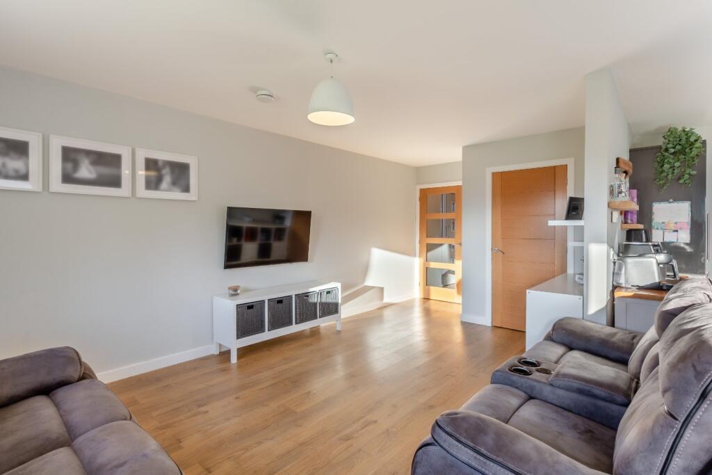 4 Aird Crescent