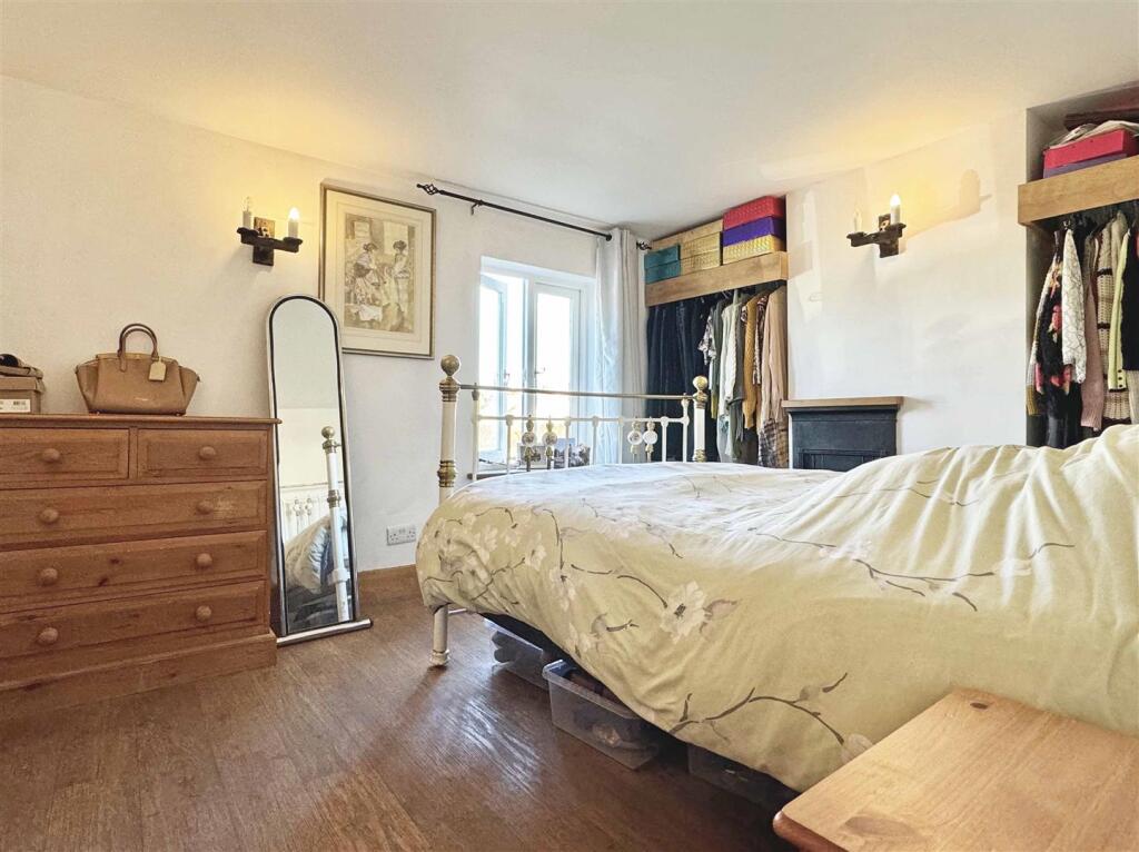Bed 1c.jpg