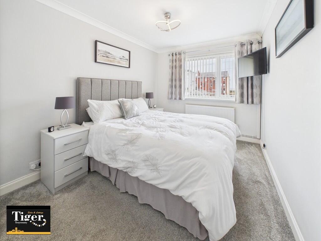 CAM02176G0-PR0602...