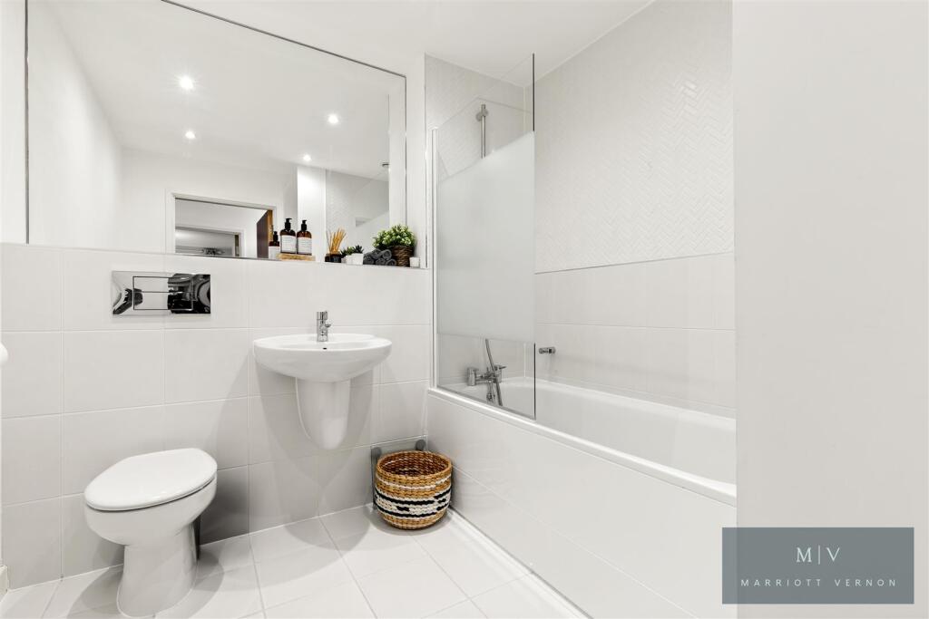 Flat 2, 28, Normanton Road MV-5.jpg